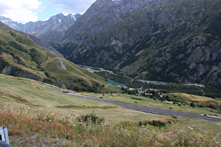 … Blick ins Vallée de la Romanche talaufwärts …