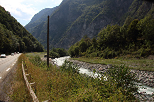 die Romanche zwischen Les Roberts und Rioupéroux, Blick flussabwärts …