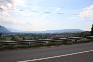 zwischen La Buisse und Voiron, Blick zum Plateau de Chambaran, …