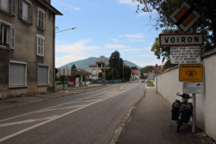 am Südrand von Voiron, Blick in den Ort