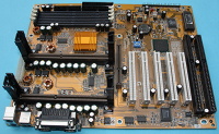 Dualprozessorhauptplatine mit 2× Slot-1