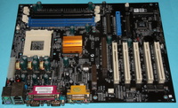 Sockel-A-ATX-Hauptplatine mit je 2 Steckplätzen für DDR-RAM und SDRAM